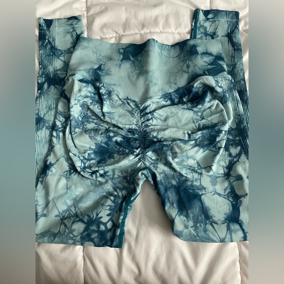 💖2 for $40 | Voyjoy Amazon Tie Dye Seamless Leggings - Picture 4 of 8